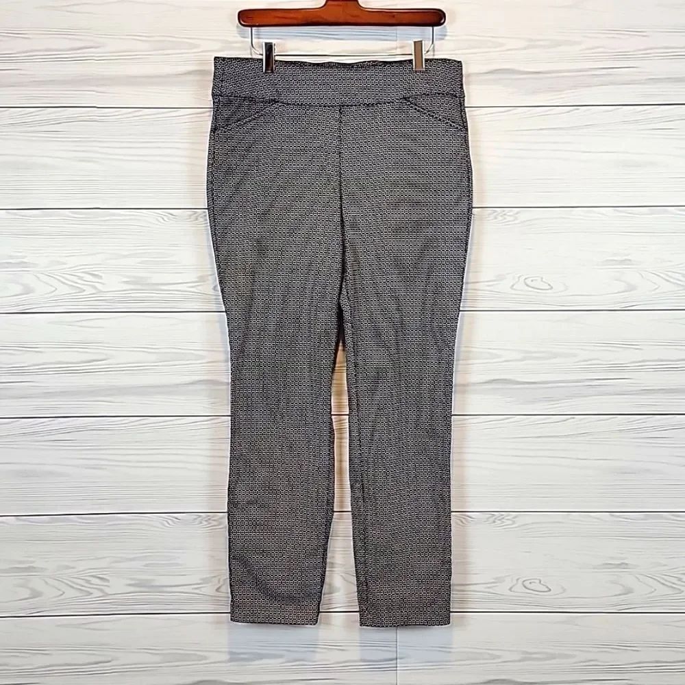 Christopher & Banks signature slimming pull-on pants black & white  Size 10